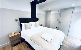 London South Charming Ensuite Look Like Hotel Designer Room